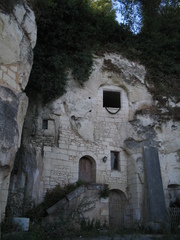 According to Lonely Planet, 5% of the French population was living in these 