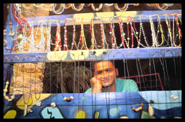 dahab_necklace_merchant