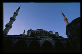 blue_mosque_close_2